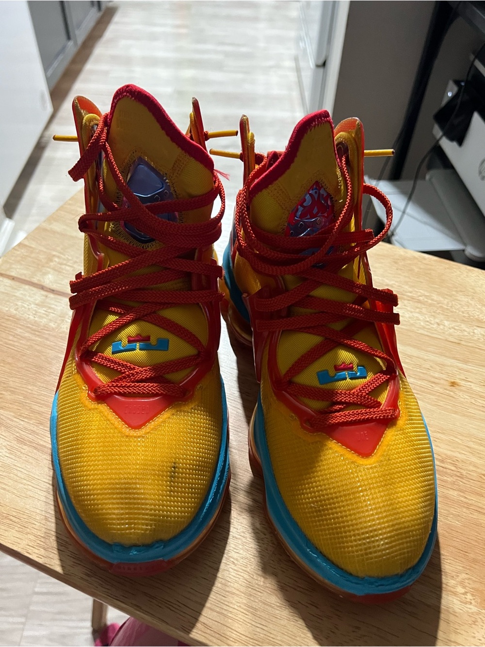 Men High-Top Sneakers in Yellow, Red and Blue